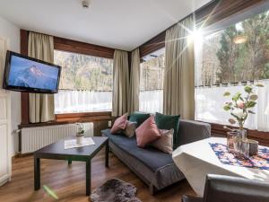 TV a/nebo společenská místnost v ubytování Gasthof Restaurant Waldcafé