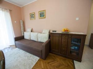 Uma área de estar em Apartment Bojić 281