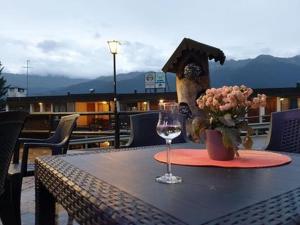 Γενική θέα στο βουνό ή θέα στο βουνό από  αυτό το ξενοδοχείο διαμερισμάτων +13 φωτογραφίες