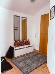 Część wypoczynkowa w obiekcie Ferienwohnung Karasek mit Seeblick