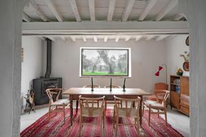 A seating area at Finca El Azahar
