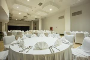 Εστιατόριο ή άλλο μέρος για φαγητό στο Holiday Inn Express Nuevo Laredo by IHG