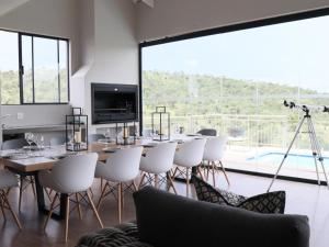 Πισίνα στο ή κοντά στο Elements Bush Lodge