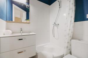 Zdjęcie z galerii obiektu Stadion Narodowy Warszawa UNIT ApartmentMini noclegi Super lokalizacja przy Metro MiniStudio with private banthroom w Warszawie