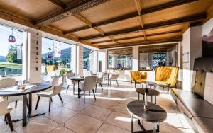A seating area at Rainell Dolomites Retreat