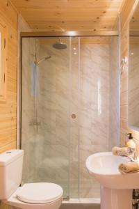 A bathroom at Romantic Tree House