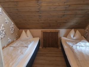 Кровать или кровати в номере Loojaku Puhkemaja