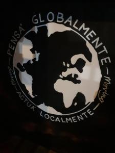 Certifikát, hodnocení, plakát nebo jiný dokument vystavený v ubytování Moving Hostel Travel Bar