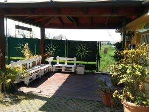 A garden outside New Inn Residence