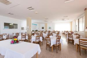 Restoran või mõni muu söögikoht majutusasutuses Albergo La Sirenella