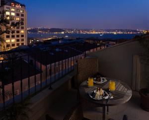 Turkuaz Suites Bosphorus italokat is kínál
