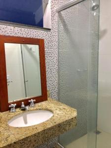 Kúpeľňa v ubytovaní Castelhana Praia Hotel - Itauna Saquarema
