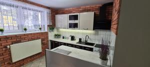 Kuchyňa alebo kuchynka v ubytovaní Quiet Basement Apartment
