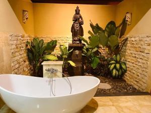 Three Brothers Bungalows & Villas的一间浴室