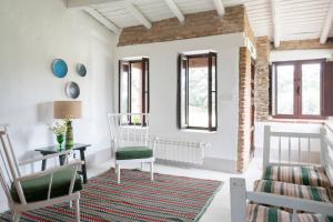 A seating area at Finca El Azahar