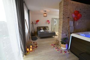 Afbeelding uit fotogalerij van Eaudyssée maison avec SPA privée - Loiret in Ladon +13 foto's