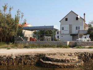 Fotografia z galérie ubytovania Elegant Holiday Home in Privlakaw with Garden v Privlake