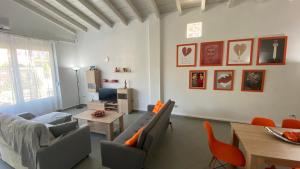 Posezení v ubytování Patras Romeο House