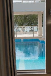 Bazén v ubytování Mantinia Bay Hotel nebo v jeho okolí