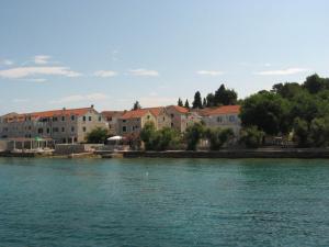 Foto dalla galleria di Villa Dijana a Prvić Šepurine