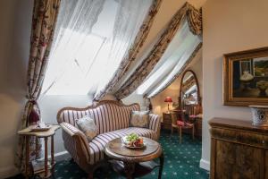 Posezení v ubytování Hotel Belle Epoque