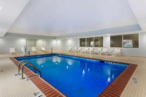 The swimming pool at or close to Sleep Inn & Suites Smyrna - Nashville