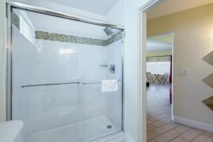 Un baño de Chateau Mar Beach Resort