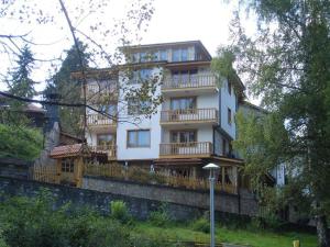 Galeriebild der Unterkunft Agarta Family Hotel in Tschepelare