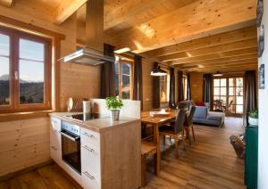 Kuchyň nebo kuchyňský kout v ubytování Arlitscherhof Ferienwohnungen und Chalets