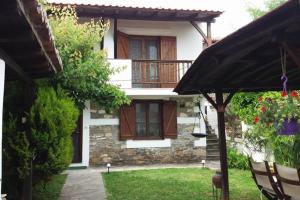 Vonkajšia záhrada v ubytovaní Petrino1880 sea-vacation apartment in Chalkidiki