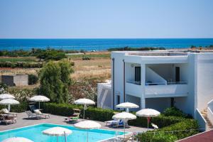 Bazén v ubytování Torre Guaceto Greenblu Resort nebo v jeho okolí