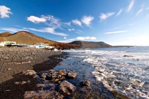 Gallery image of 3 bedrooms house at El Golfo Lanzarote 500 m away from the beach with furnished terrace and wifi in El Golfo