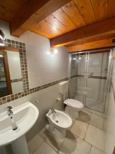 Łazienka w obiekcie Fattoria Il Noce B&B