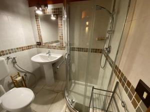 Łazienka w obiekcie Fattoria Il Noce B&B