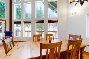 Breathtaking Hyak Home