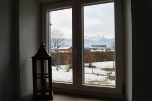 Ein allgemeiner Bergblick oder ein Berglick von des Ferienhauses aus