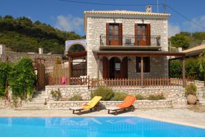 Bazén v ubytovaní Lefkada Villas by Omikron Selections alebo v jeho blízkosti
