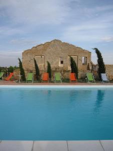 בריכת השחייה שנמצאת ב-Masseria Sant'Agapito או באזור
