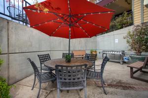 Patio nebo venkovní prostory v ubytování Stratford Inn