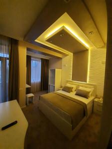 Postel nebo postele na pokoji v ubytování Hotel Juliet Yerevan