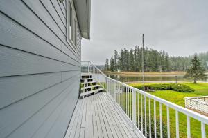 Zahrada ubytování Scenic and Spacious Getaway on North Bay with Deck!