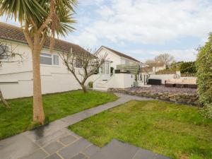 Gallery image of Hardy Cottage in Benllech