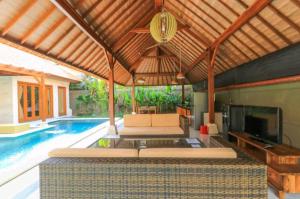 Three Brothers Bungalows & Villas内部或周边的泳池
