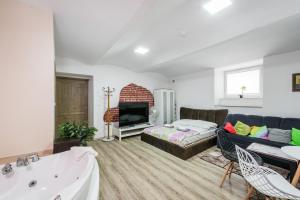 Zdjęcie z galerii obiektu Jacuzzi JM Rooms Apartment WAWELOFTS w Krakowie