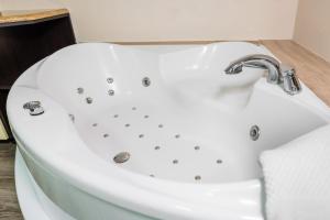 Zdjęcie z galerii obiektu Jacuzzi JM Rooms Apartment WAWELOFTS w Krakowie