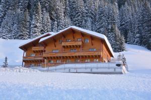 Hotel Garni Alpina v zimě