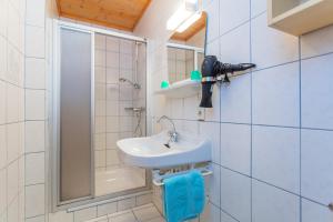 Kúpeľňa v ubytovaní Frühstückspension Müllergut