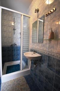 Łazienka w obiekcie Pokoje Gościnne Na Skraju Puszczy