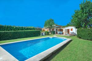 Bazén v ubytovaní Owl Booking Villa Tarongers - Stay For Couples alebo v jeho blízkosti