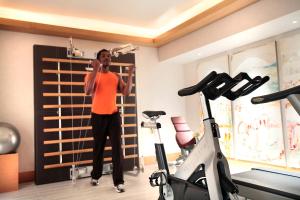 
The fitness center and/or fitness facilities at Five Seas Hotel
